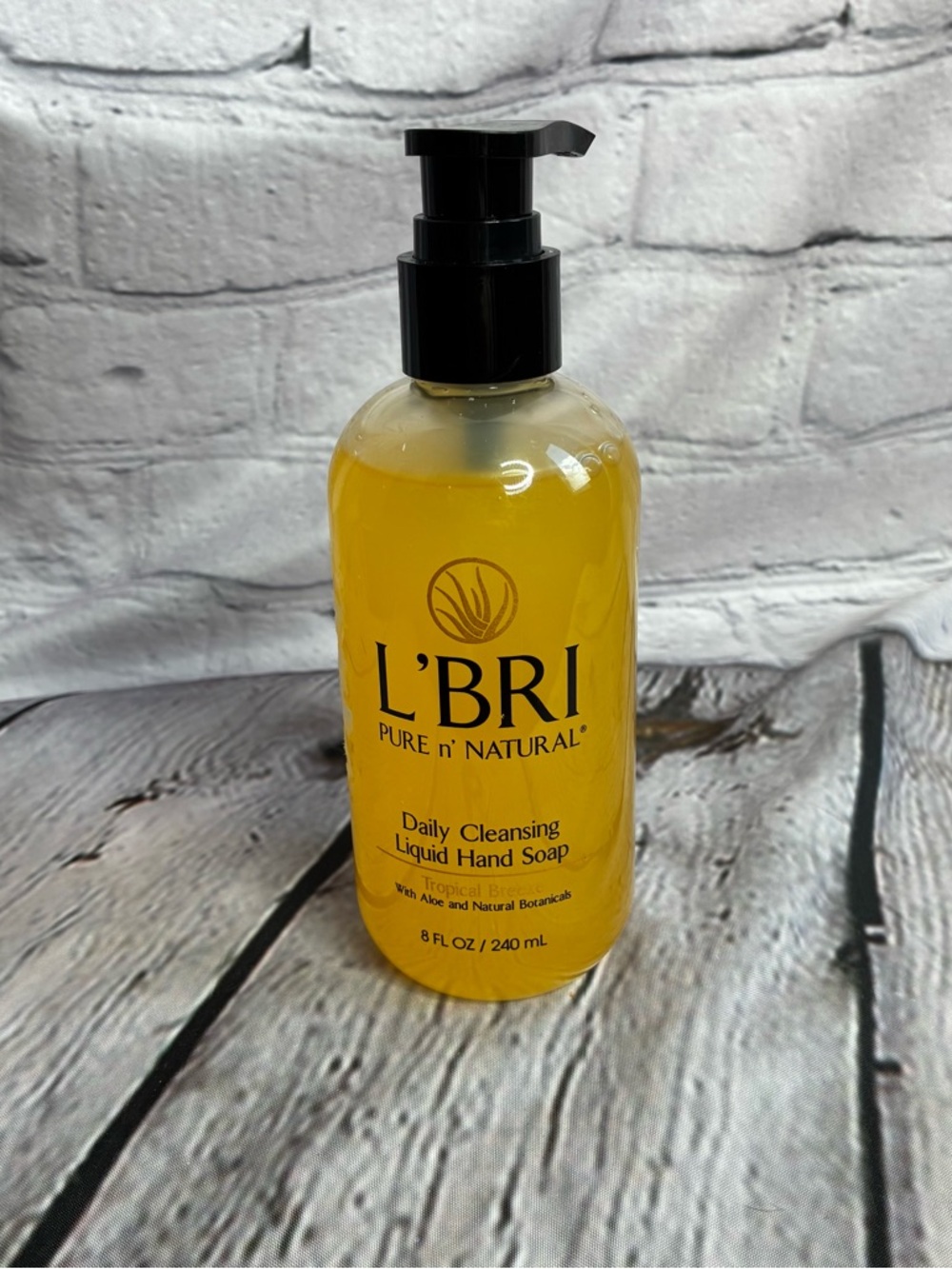 L'BRI Pure n’ Natural Daily Cleansing Liquid Hand Soap Tropical Breeze New 8 oz